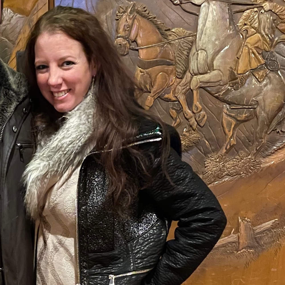 Meet your Posher, Courtney